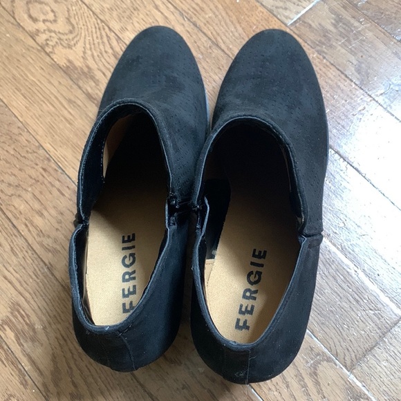 Fergie Bianca Perf Ankle Bootie _ Size 10 M - Picture 4 of 12